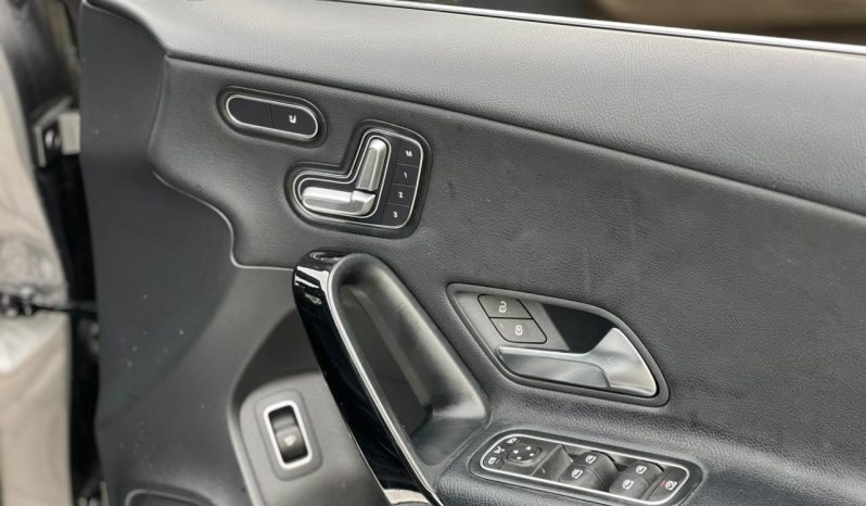 
								Mercedes Benz A180 full									