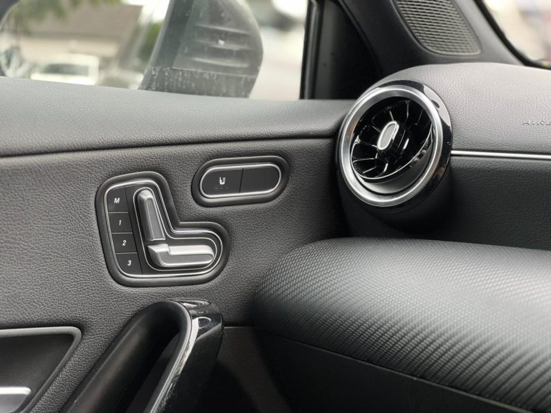 
								Mercedes Benz A180 full									