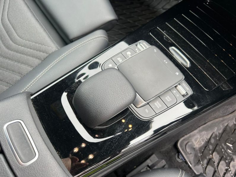 
								Mercedes Benz A180 full									