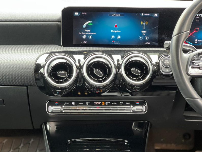 
								Mercedes Benz A180 full									