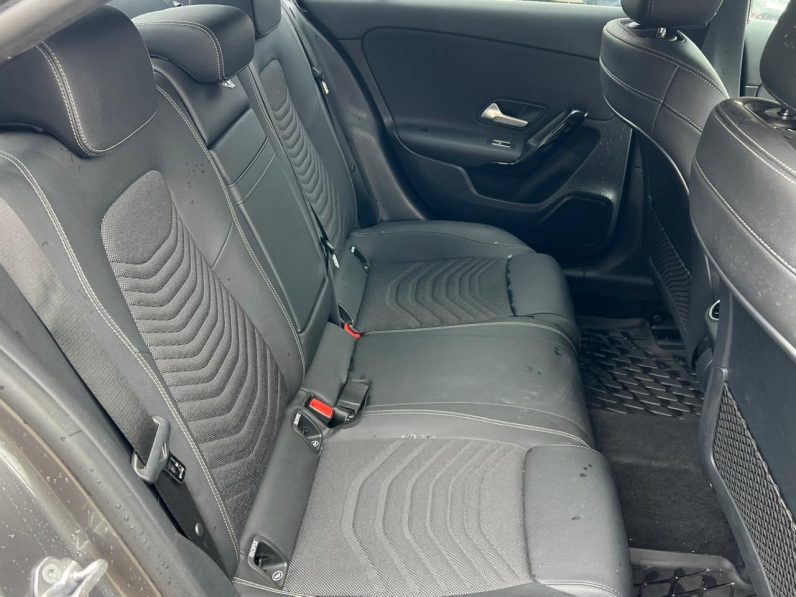 
								Mercedes Benz A180 full									