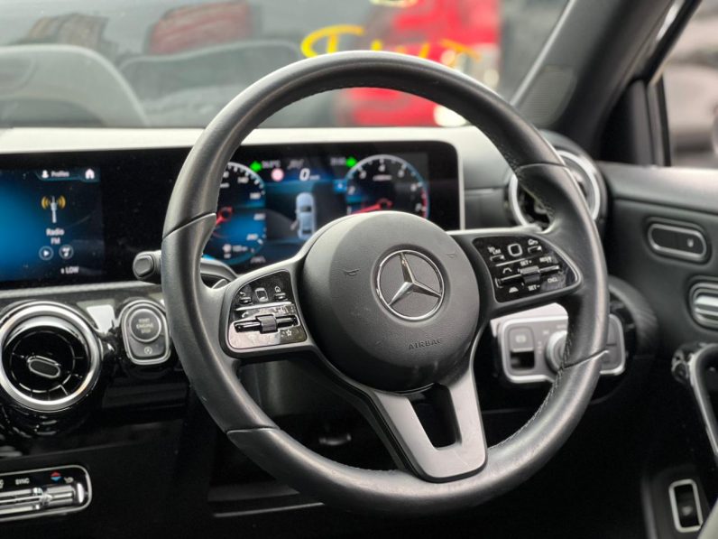 
								Mercedes Benz A180 full									