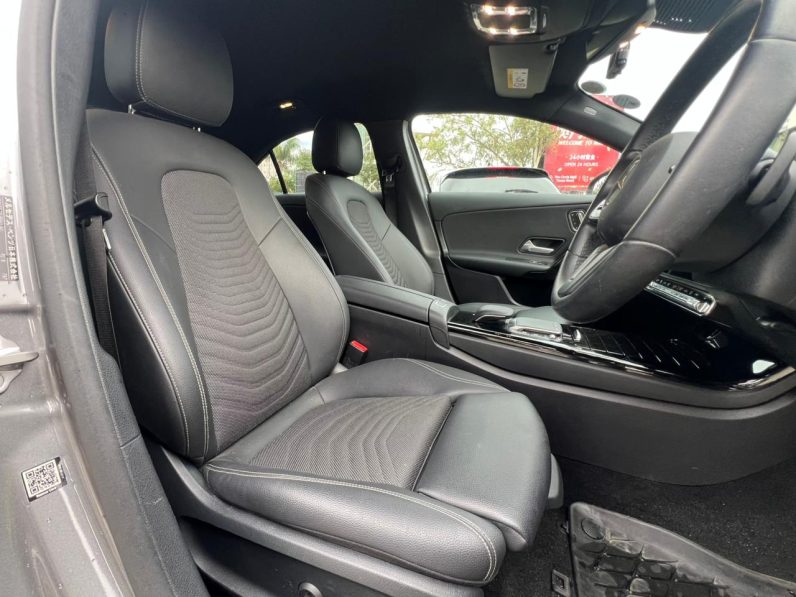 
								Mercedes Benz A180 full									