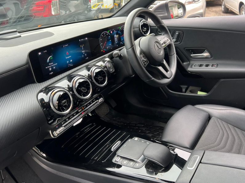 
								Mercedes Benz A180 full									