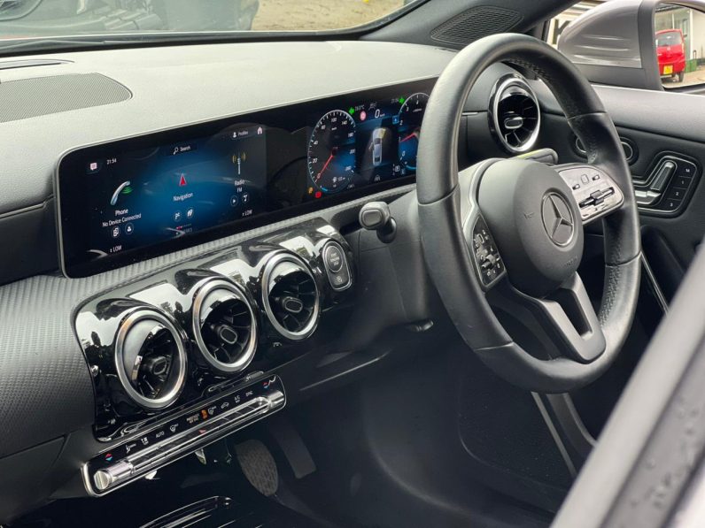 
								Mercedes Benz A180 full									