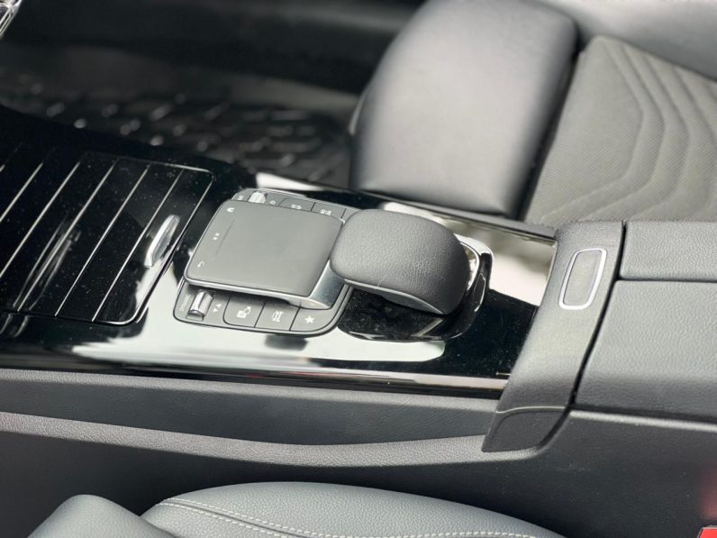 
								Mercedes Benz A180 full									