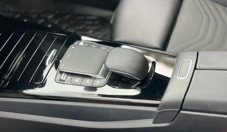 
								Mercedes Benz A180 full									