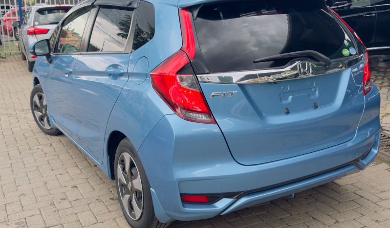 
								Honda Fit full									