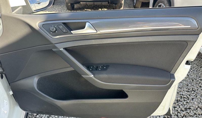 
								Volkswagen Golf variant R line full									