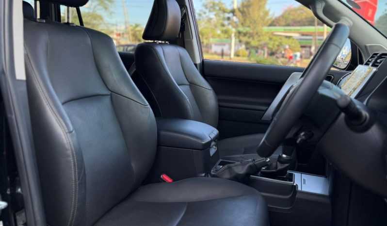 
								Toyota Land Cruiser Prado TXL full									