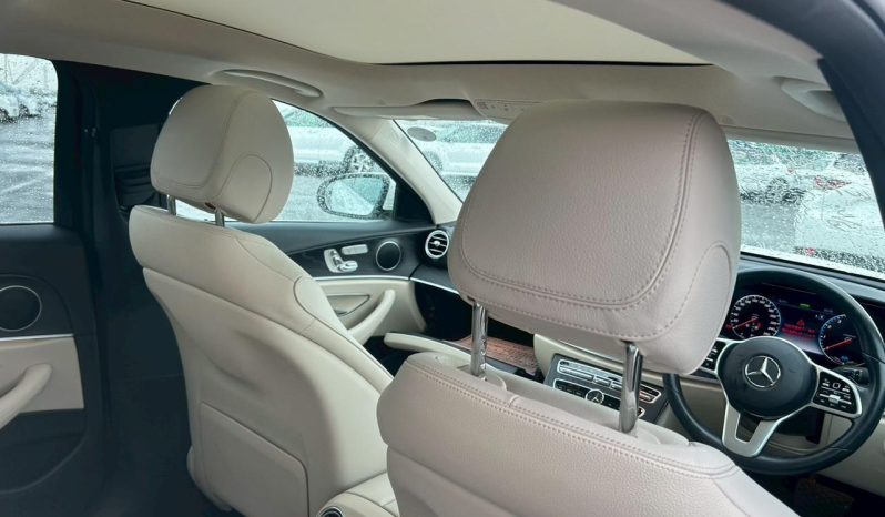 
								Mercedes Benz E200 full									