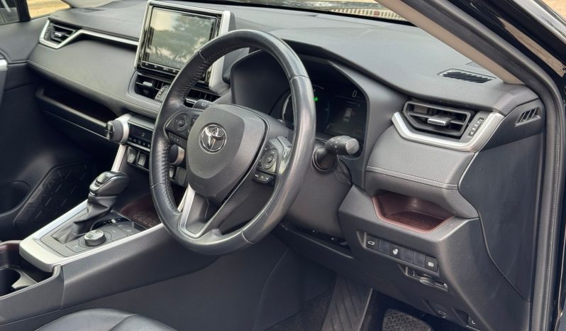 
								Toyota RAV4 full									