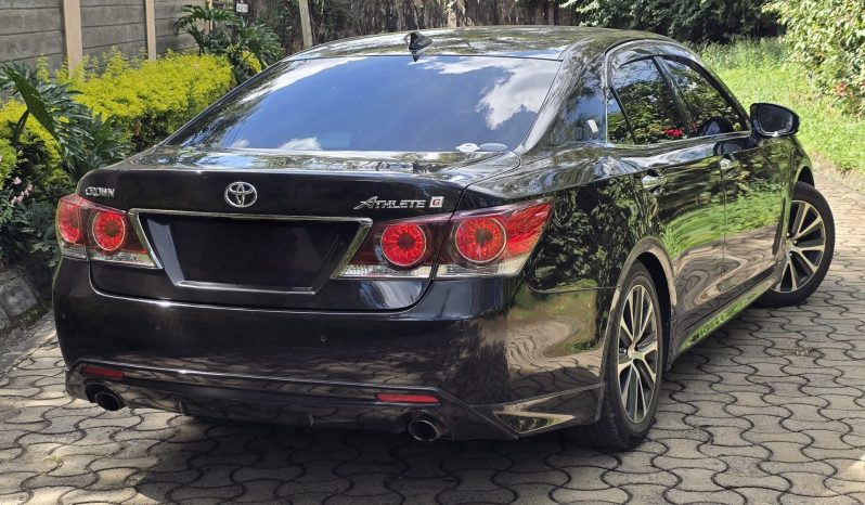 
								Toyota Crown Athelete full									