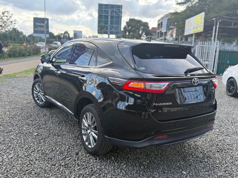 
								Toyota Harrier full									