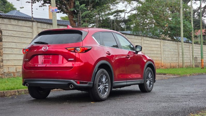 
								Mazda CX-5 full									
