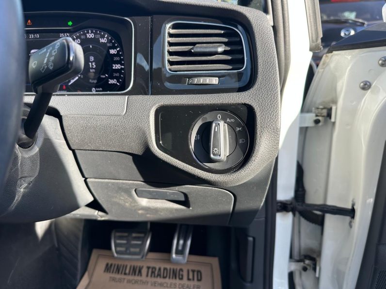 
								Volkswagen Golf variant R line full									