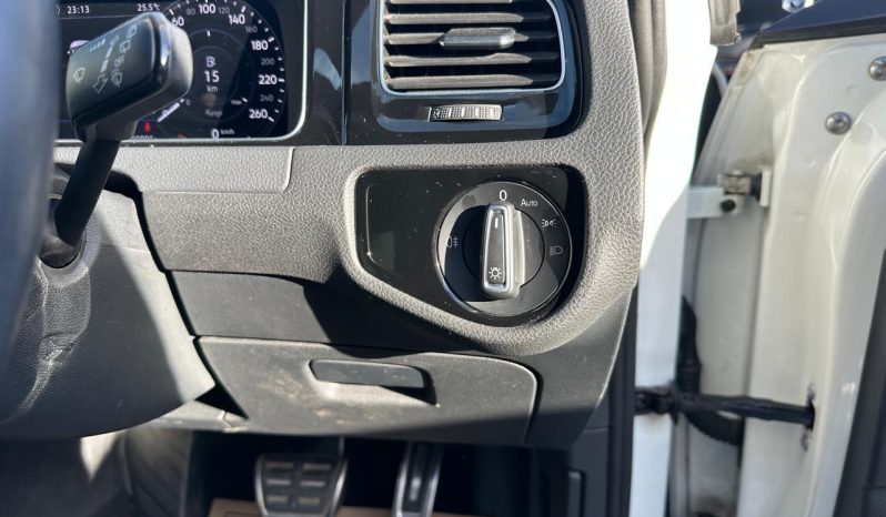 
								Volkswagen Golf variant R line full									