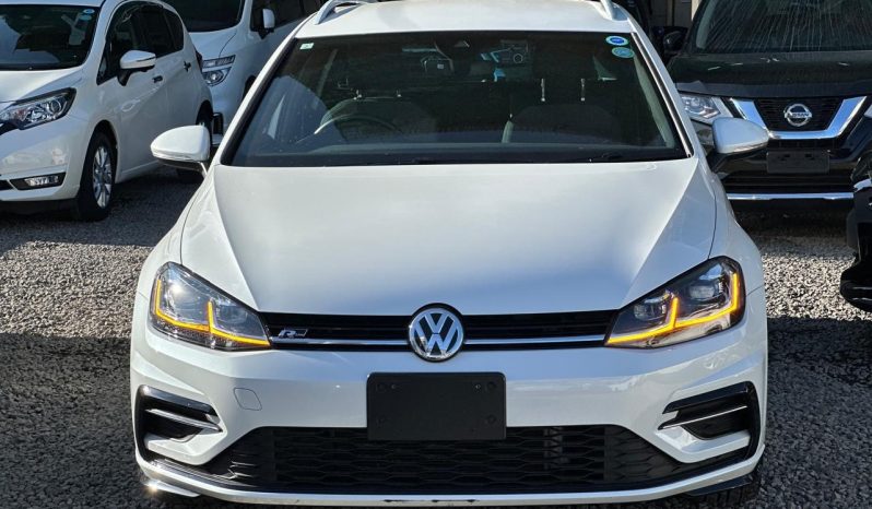 
								Volkswagen Golf variant R line full									