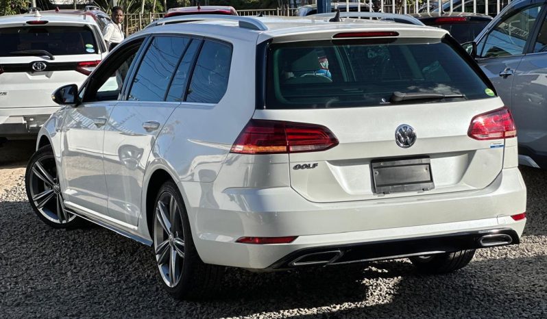 
								Volkswagen Golf variant R line full									