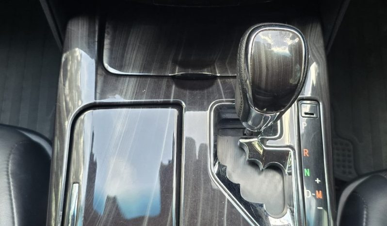 
								Toyota Crown Athelete full									