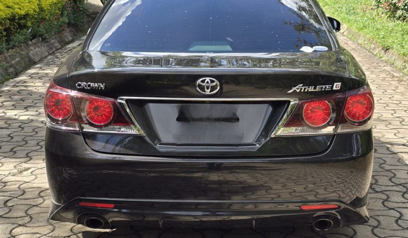 
								Toyota Crown Athelete full									