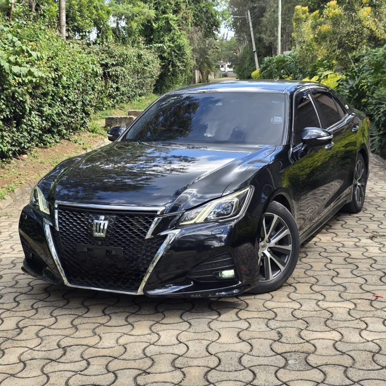 
								Toyota Crown Athelete full									