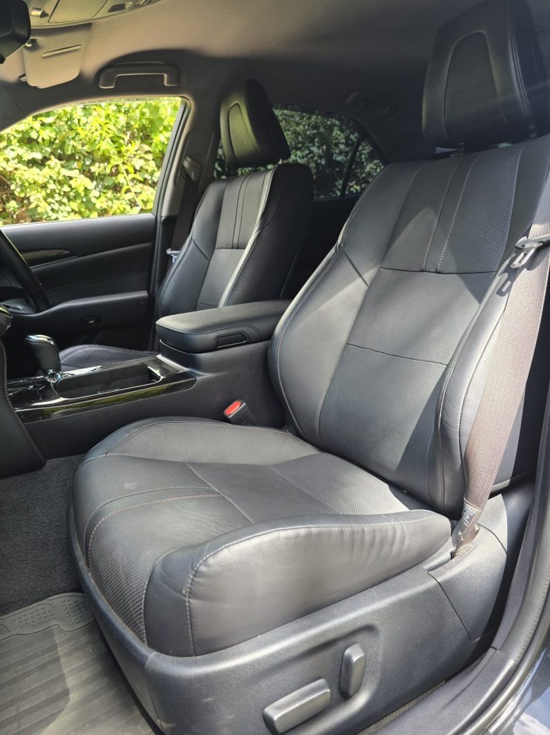 
								Toyota Crown Athelete full									