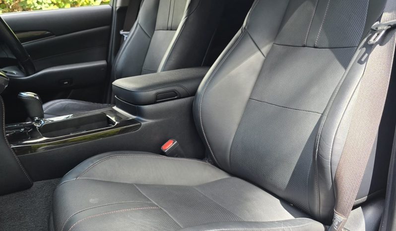 
								Toyota Crown Athelete full									