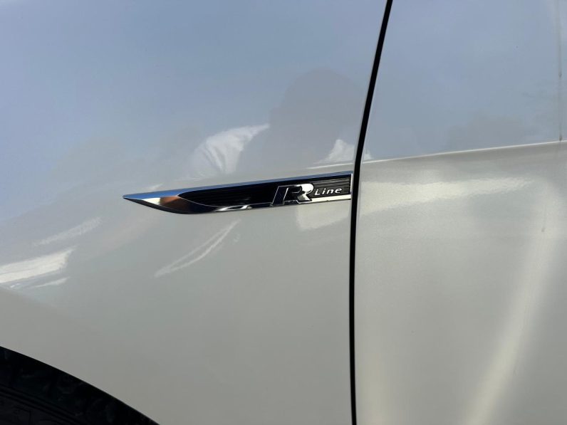 
								Volkswagen Golf variant R line full									