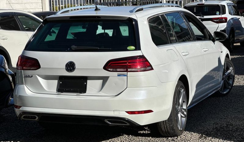 
								Volkswagen Golf variant R line full									