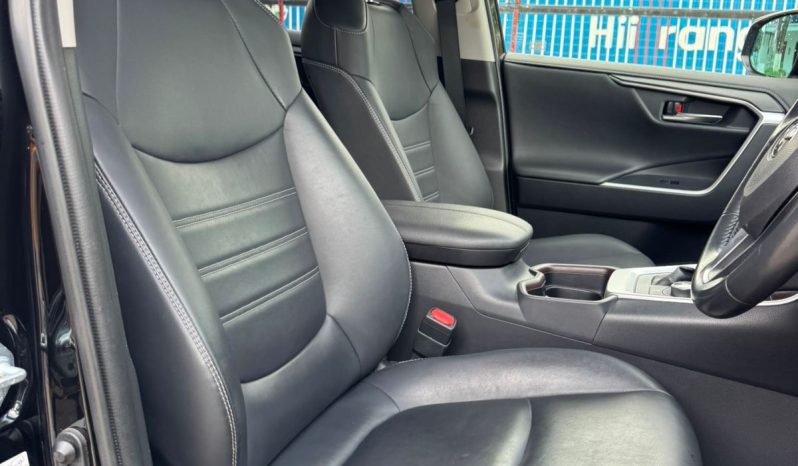 
								Toyota RAV4 full									