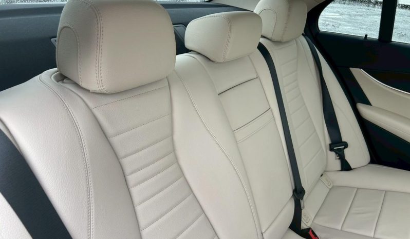 
								Mercedes Benz E200 full									