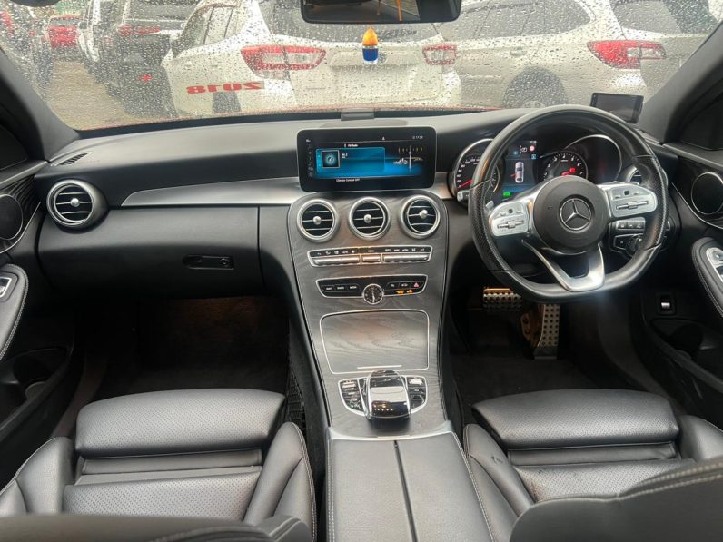 
								Mercedes Benz C200 full									