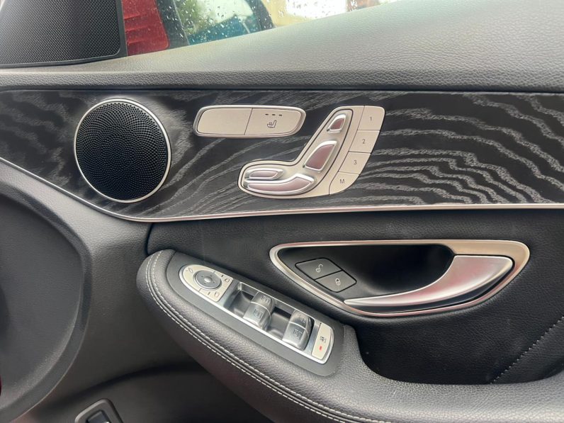 
								Mercedes Benz C200 full									