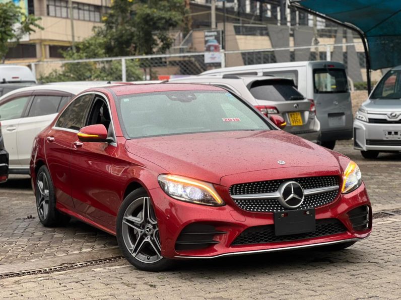 
								Mercedes Benz C200 full									