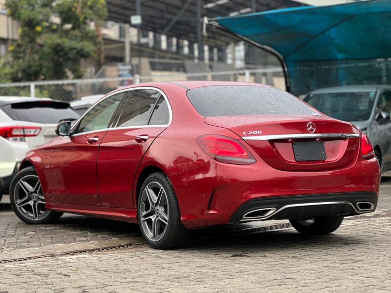 
								Mercedes Benz C200 full									