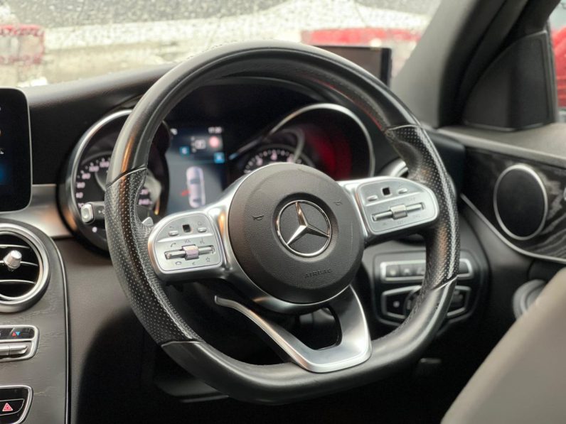 
								Mercedes Benz C200 full									