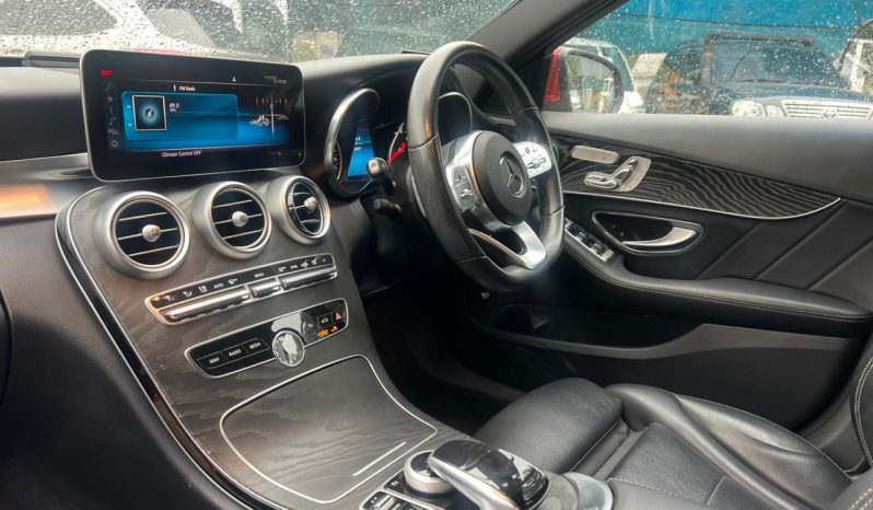 
								Mercedes Benz C200 full									