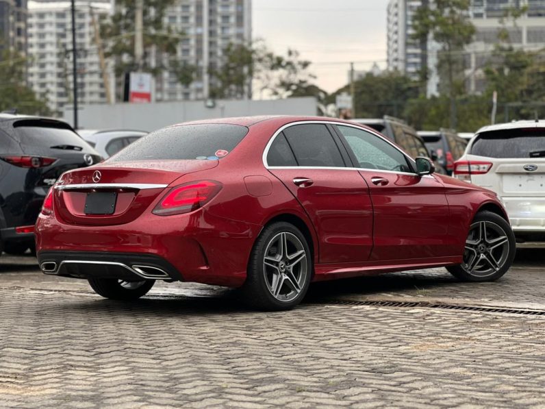 
								Mercedes Benz C200 full									