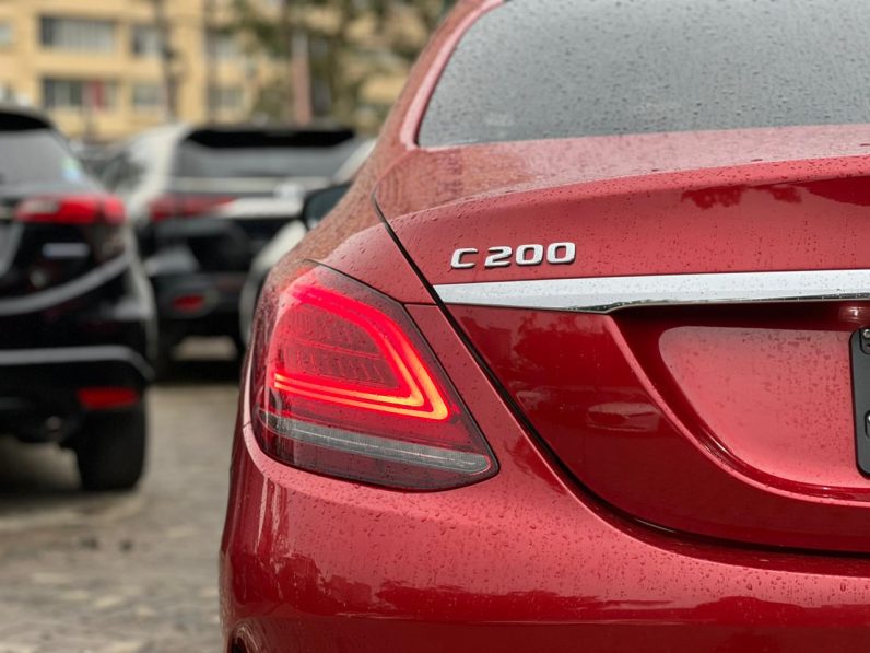 
								Mercedes Benz C200 full									