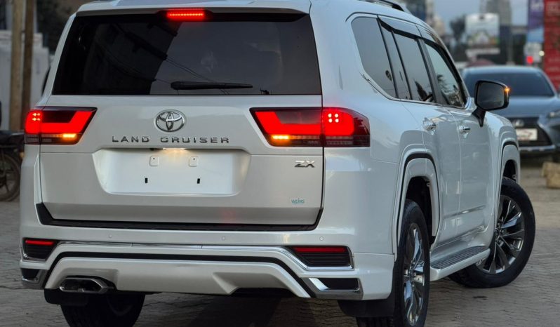 
								Toyota Land Cruiser LC300 ZX full									