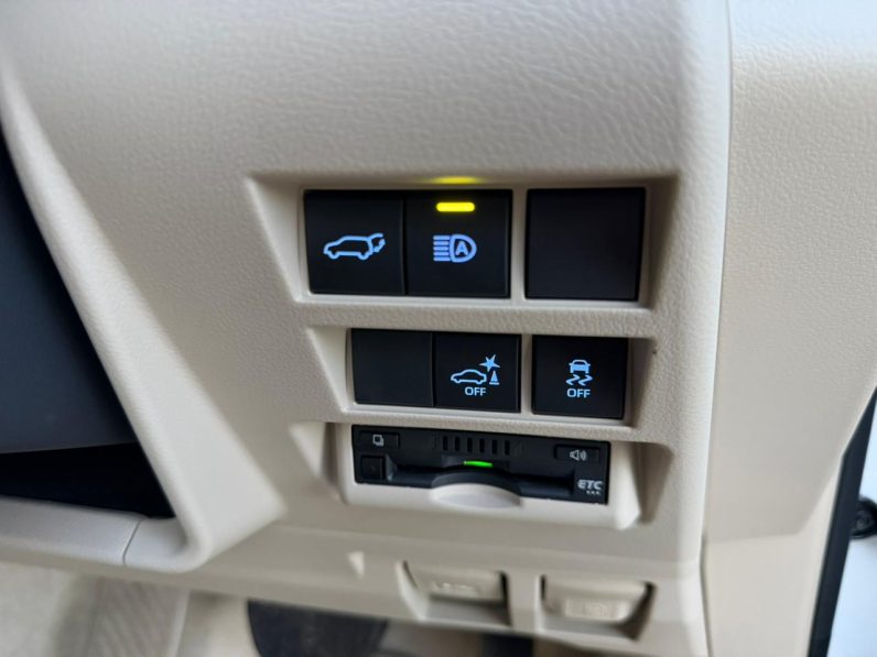 
								Toyota Land Cruiser LC300 ZX full									