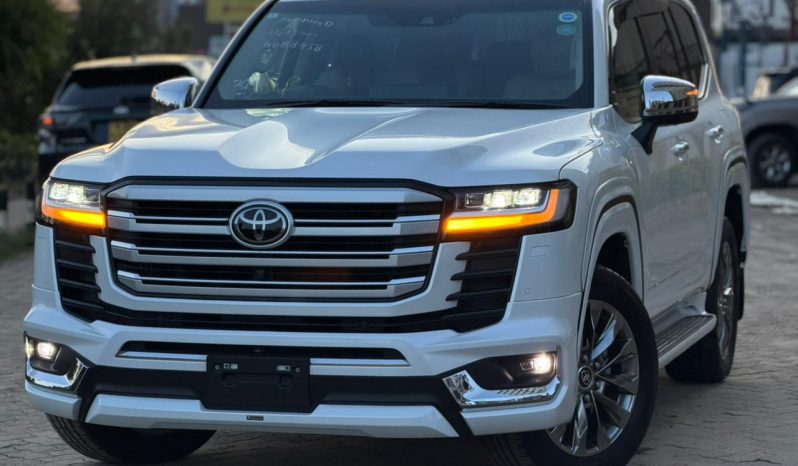 
								Toyota Land Cruiser LC300 ZX full									