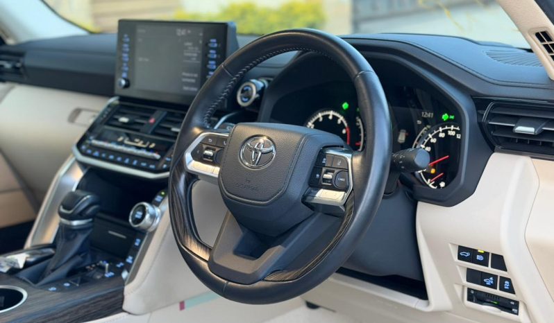 
								Toyota Land Cruiser LC300 ZX full									