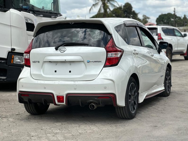 
								Nissan Note E-Power full									