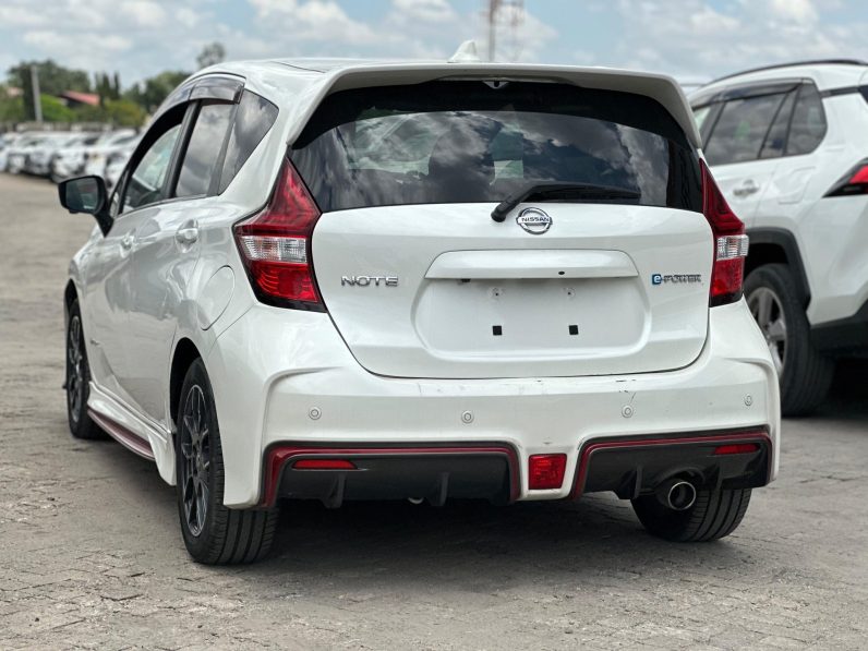 
								Nissan Note E-Power full									