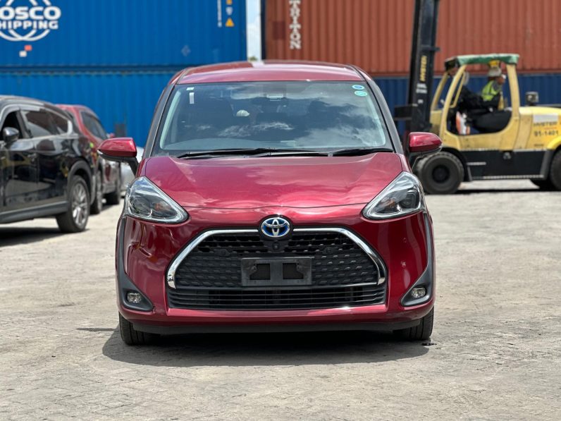 
								Toyota Sienta full									