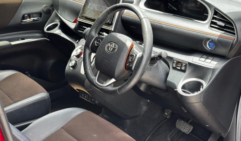 
								Toyota Sienta full									