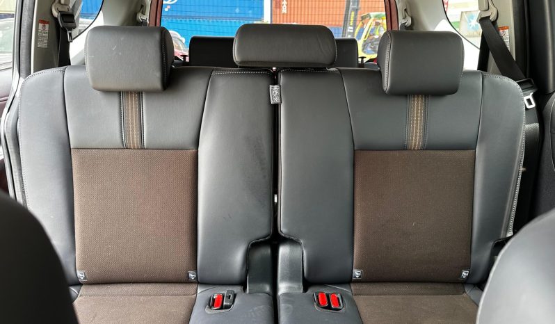 
								Toyota Sienta full									