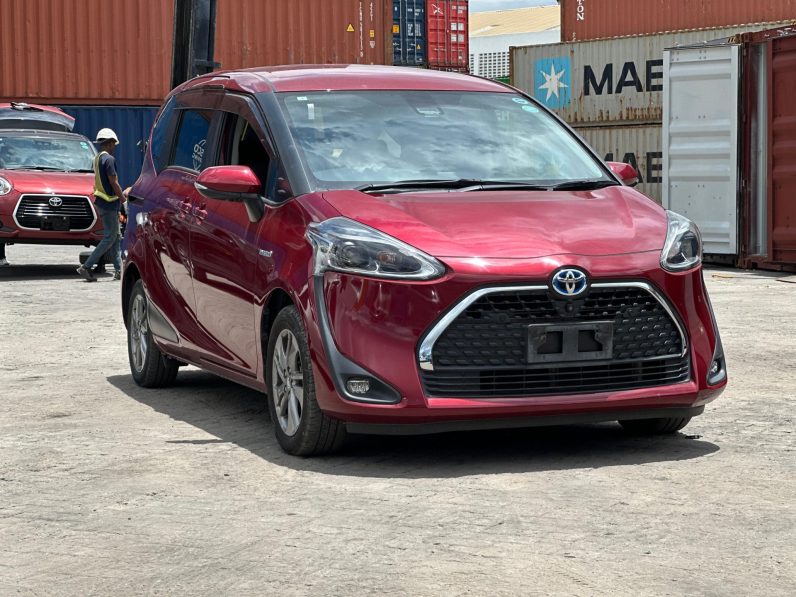 
								Toyota Sienta full									